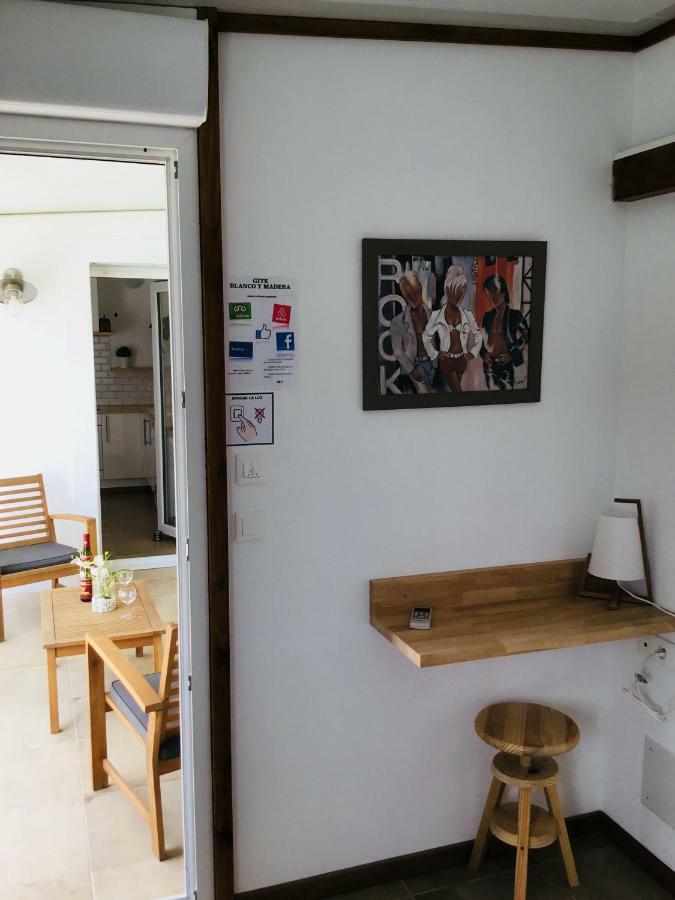 Gite Blanco Y Madera Нарбонна Экстерьер фото